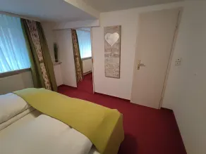 Room in Guest Room - Pension Forelle - Doppelzimmer - Room