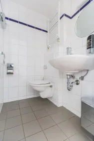 a&o Berlin Hauptbahnhof - Bathroom