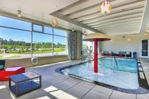 Courtyard by Marriott Raleigh Cary/Parkside Town Commons - Piscine