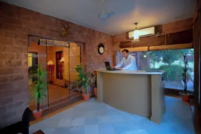 TreeHouse Rajbagh - Reception