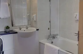 Embassy Newcastle-Gateshead, Sure Hotel Collection by Best Western - Bagno