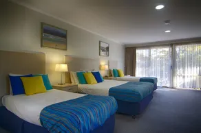 Fairway Motor Inn - Room