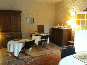 Logis de Chenac - Chambres et table d'hôtes - Restaurant