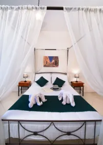 Emerald Dream House - Room