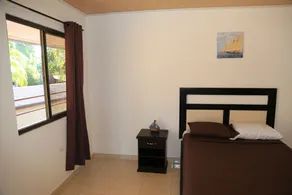 Roxy's Bed & Breakfast - Room