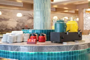 Howard Johnson by Wyndham Phuket Naiyang - Restaurant