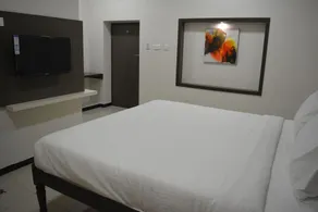 Hotel Sownthariyam - Room