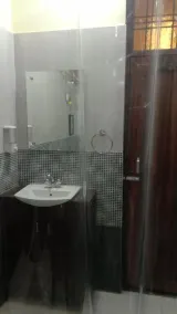 Hashtag Traveler's - Bathroom