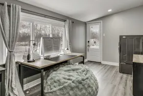 2 Mi to Airport High-End Cheektowaga Home! - Interior