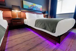 Hotel Clique Calgary Airport - Room
