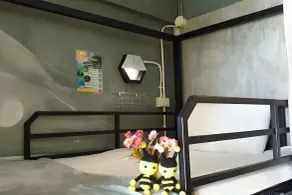 Beehive Phuket Old Town Hostel - Utsikt fra rommet