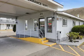 Canada's Best Value Desert Inn & Suites - Borne des arrivées/des départs