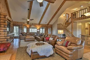 Hot Tub, Grill: Hilltop Log Cabin in Hot Springs! - Interiør