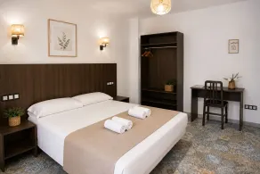 Hospedium Hostal La Paz Parking Gratis - Room