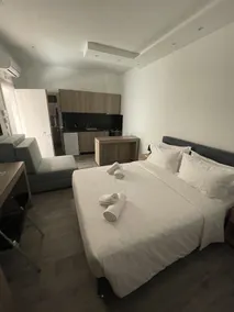 Eantos Studios and Suites - Zimmer