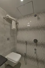 Hotel Residency Park Near Masjid Rly Station South Mumbai - Bathroom
