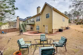 Pool Table & Patio: Cozy Lawrenceville Apt - Innvendig