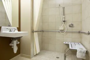 Microtel Inn & Suites by Wyndham Odessa TX - Salle de bain