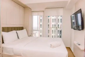 Simply Look And Comfy Studio At Tokyo Riverside Pik 2 Apartment - Chambre