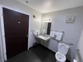 Super 8 by Wyndham Lake Charles/Sulphur - Salle de bain