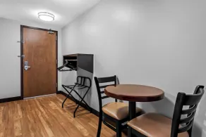 Red Roof Inn PLUS+ & Suites Malone - Room