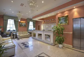 Alexandra Hotel - Hall