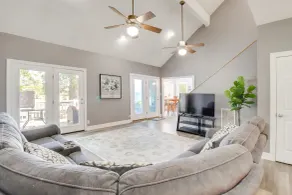 Soundfront Serenity! Cozy Hertford Home w/ Views - Innenbereich