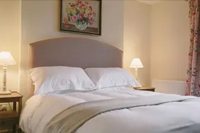 Cat and Custard Pot Inn - Room