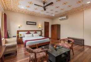Vijaygarh Resort & Cottages with Private Pool - Værelse