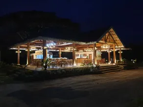 The Acacia Glamping Park - Restaurang