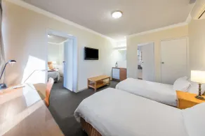 Best Western Governor Gipps Motor Inn - Room