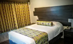 Jewel City Inn - Chambre