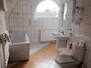 Hotel Bella - Bathroom