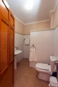 Apartamentos El Burgo - Banheiro