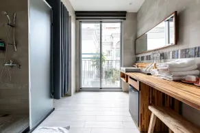 Tree House - Bathroom