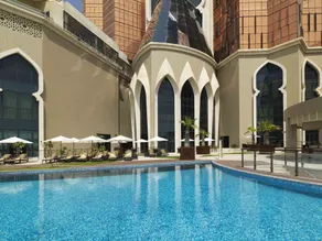 Bab Al Qasr Hotel - Piscina