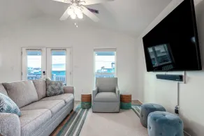 Gulf Shores Cottage w/ Water Views, Walk to Beach! - Innvendig