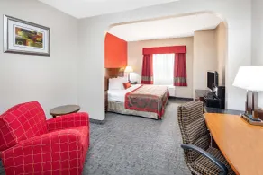 Ramada by Wyndham Alpharetta Atlanta North - Room