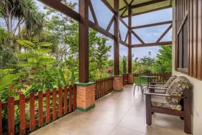 Lush Jungle Home w/ Chemical-free Pool & Bar! - Interiør
