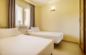 Ilunion Sancti Petri - Room