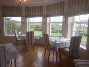 Emlagh House - Restaurante