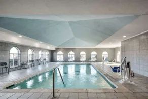 Spark by Hilton Dumas - Piscine