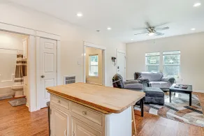Montgomery Cottage w/ Fenced Yard < 1 Mi to Lakes! - Interiør