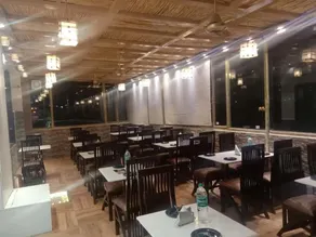 Hotel Shivaay Grand - Restaurant