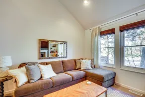 Modern Townhome w/ Hot Tub: 10 Mi to Snowbird! - Parte interna