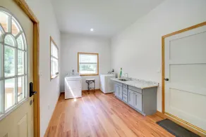 Spacious House on Half Acre < 3 Mi to Beach! - Interiør