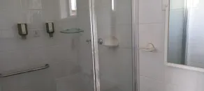 White Manor Motel - Baño