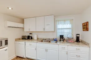 Old Hickory Hideout: Charming Apt w/ Deck! - Eget kjøkken