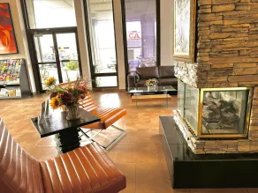 Discovery Inn - Coin salon dans le hall