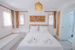 White Orange - Room